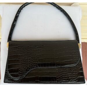 Black glossy crocodile pattern purse, short handle, front flap, 2-snap closure
